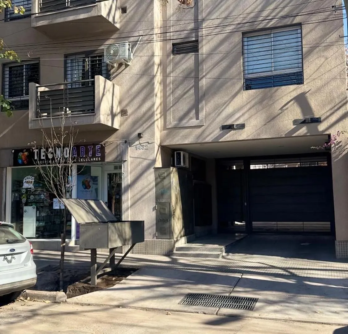 Moderno Y Amplio Departamento Con Cochera Mendoza 0*,