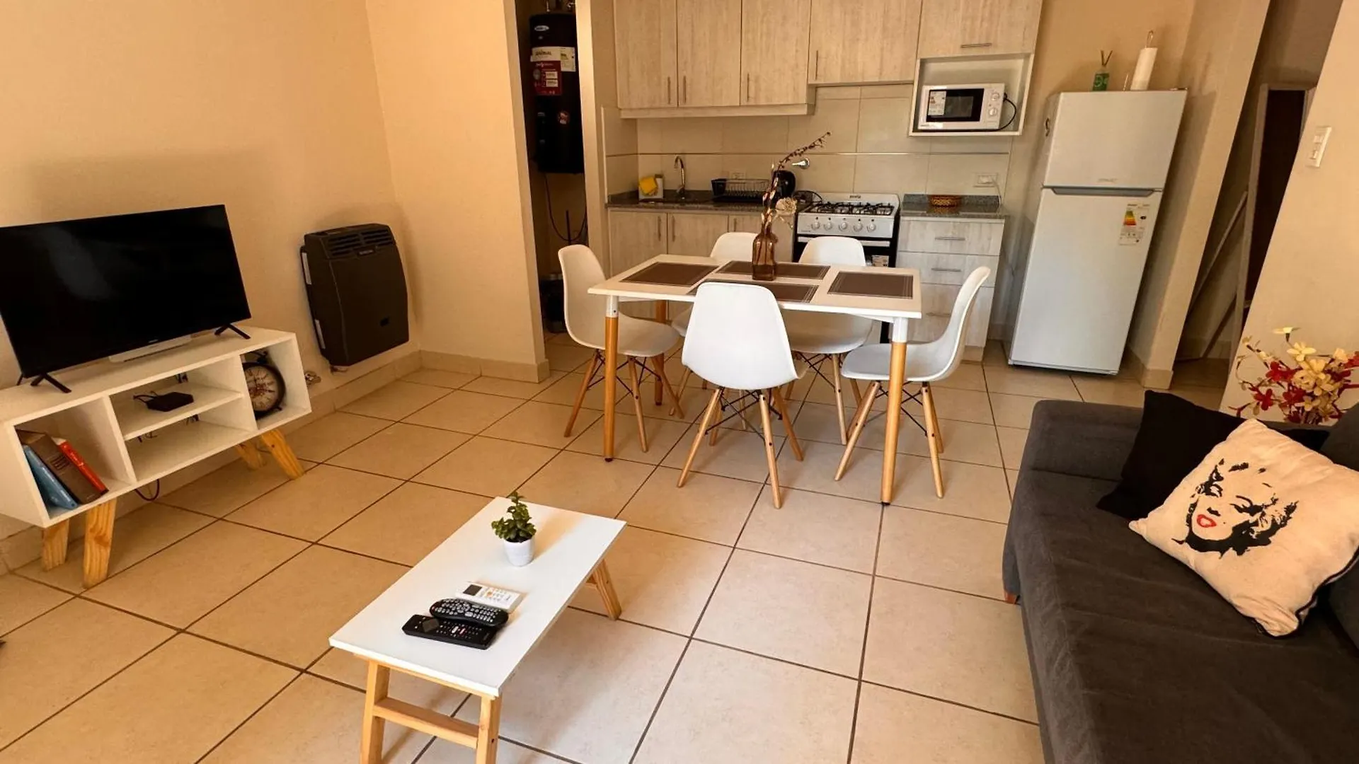 Moderno Departamento con cochera Mendoza 0*,
