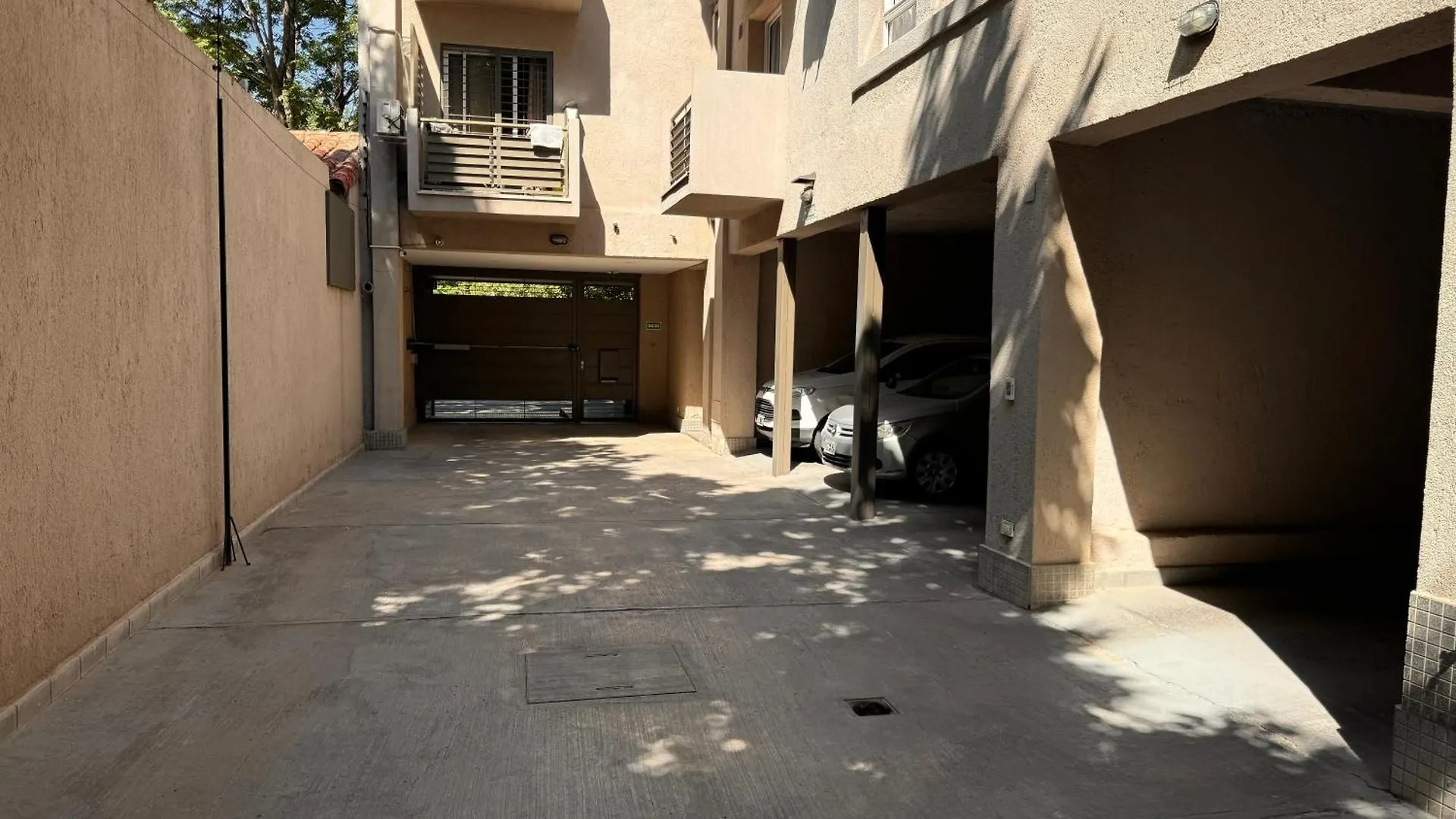 Moderno Departamento con cochera Mendoza Argentina